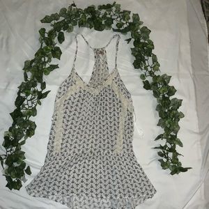 Botique White Laced and Patterned Flowy Tank Top